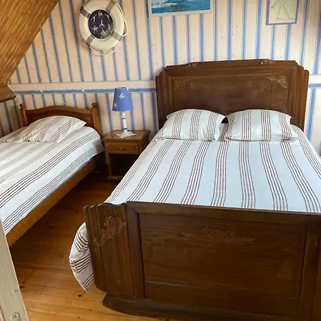 Maison De Famille Anse De Landemer 펜션 *